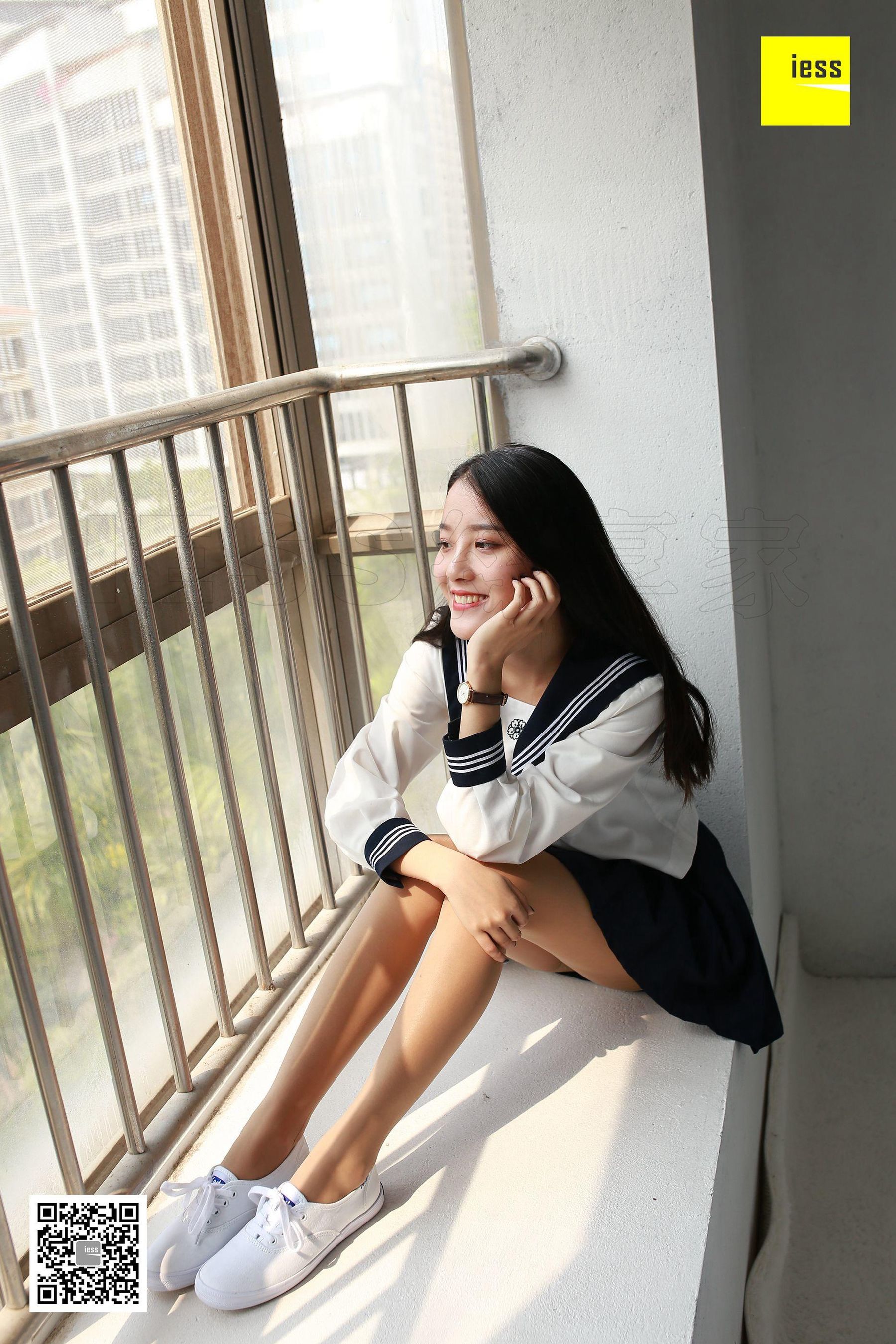 婉萍 《第一次涂指甲油的婉萍》 [异思趣向IESS] 丝享家216-奶仔圈