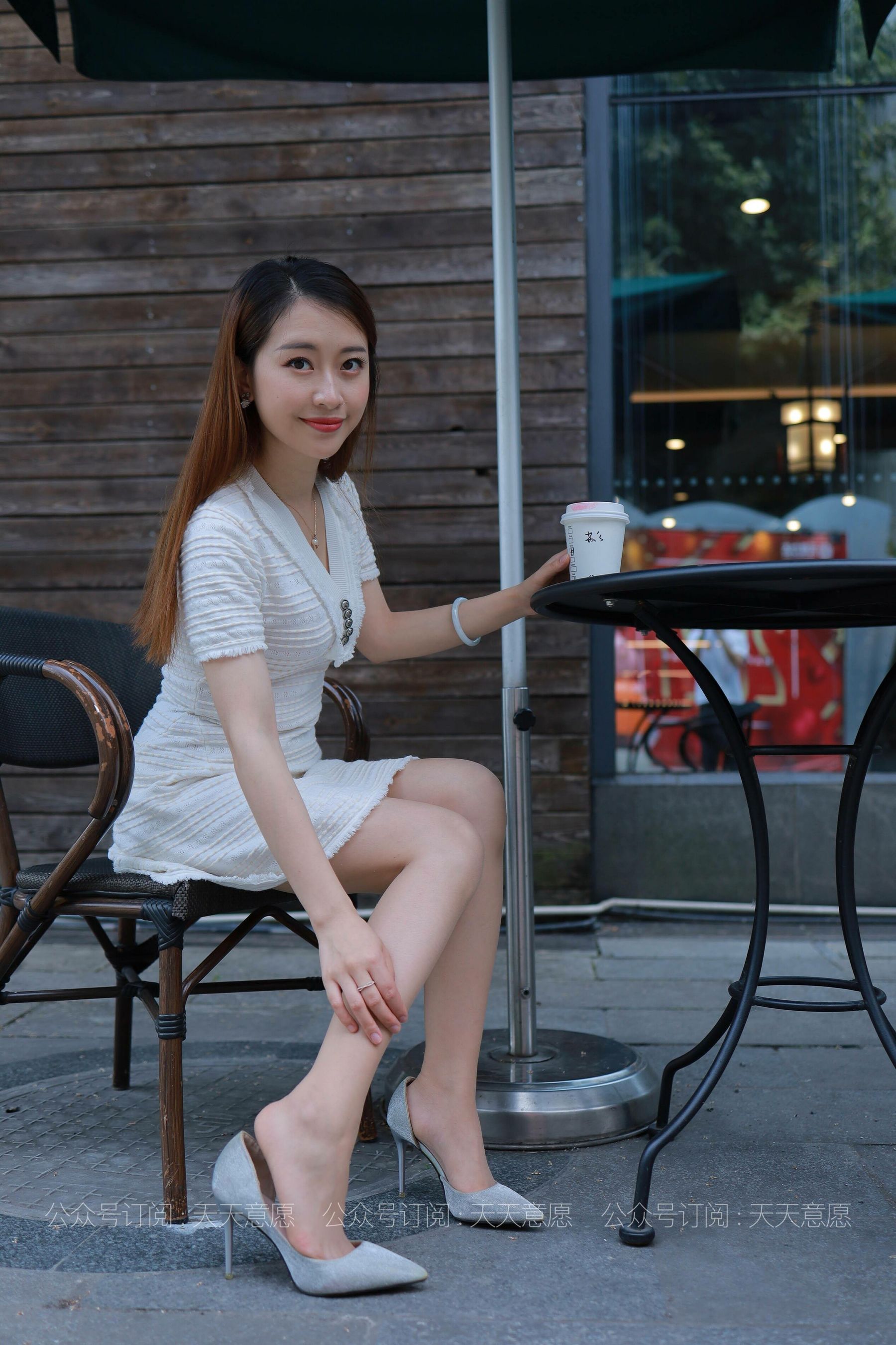 [IESS异思趣向] 丝享家 814：小婕《肉丝白裙俏佳人》_第3张