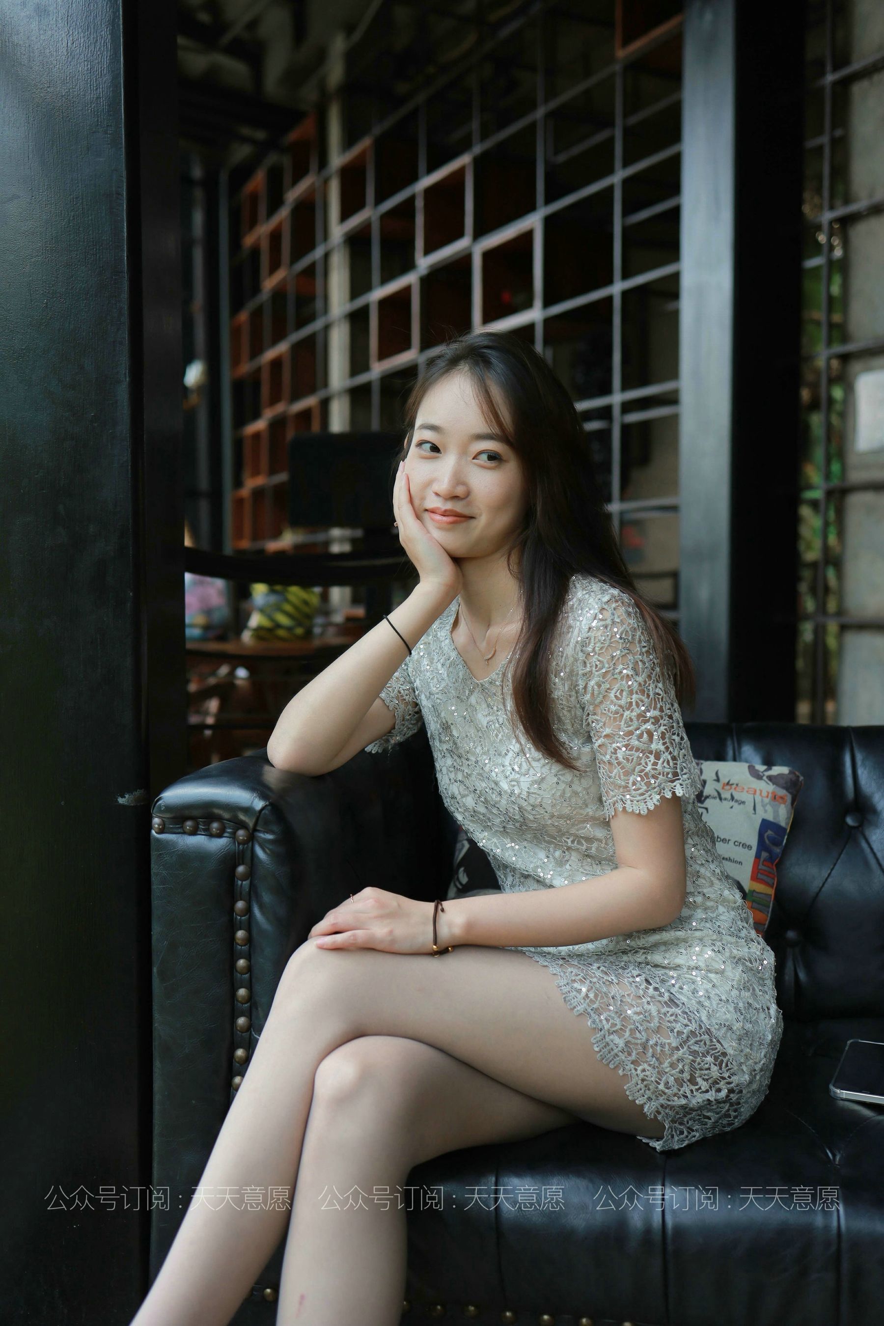 [IESS异思趣向] 丝享家 821：新人小高《初次见面》美腿丝袜套图_第5张