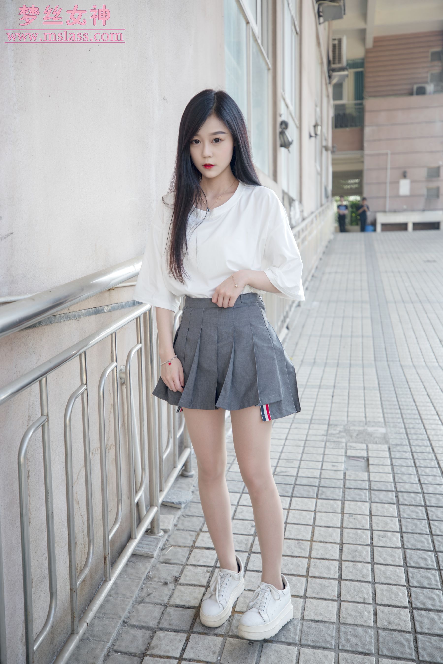 [梦丝女神MSLASS]  灵灵 甜静的明星脸_第3张
