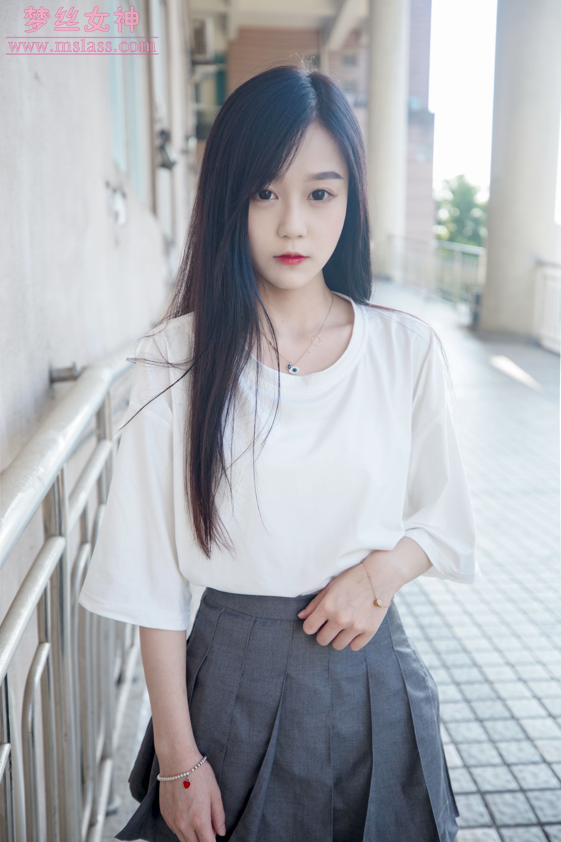 [梦丝女神MSLASS]  灵灵 甜静的明星脸_第4张