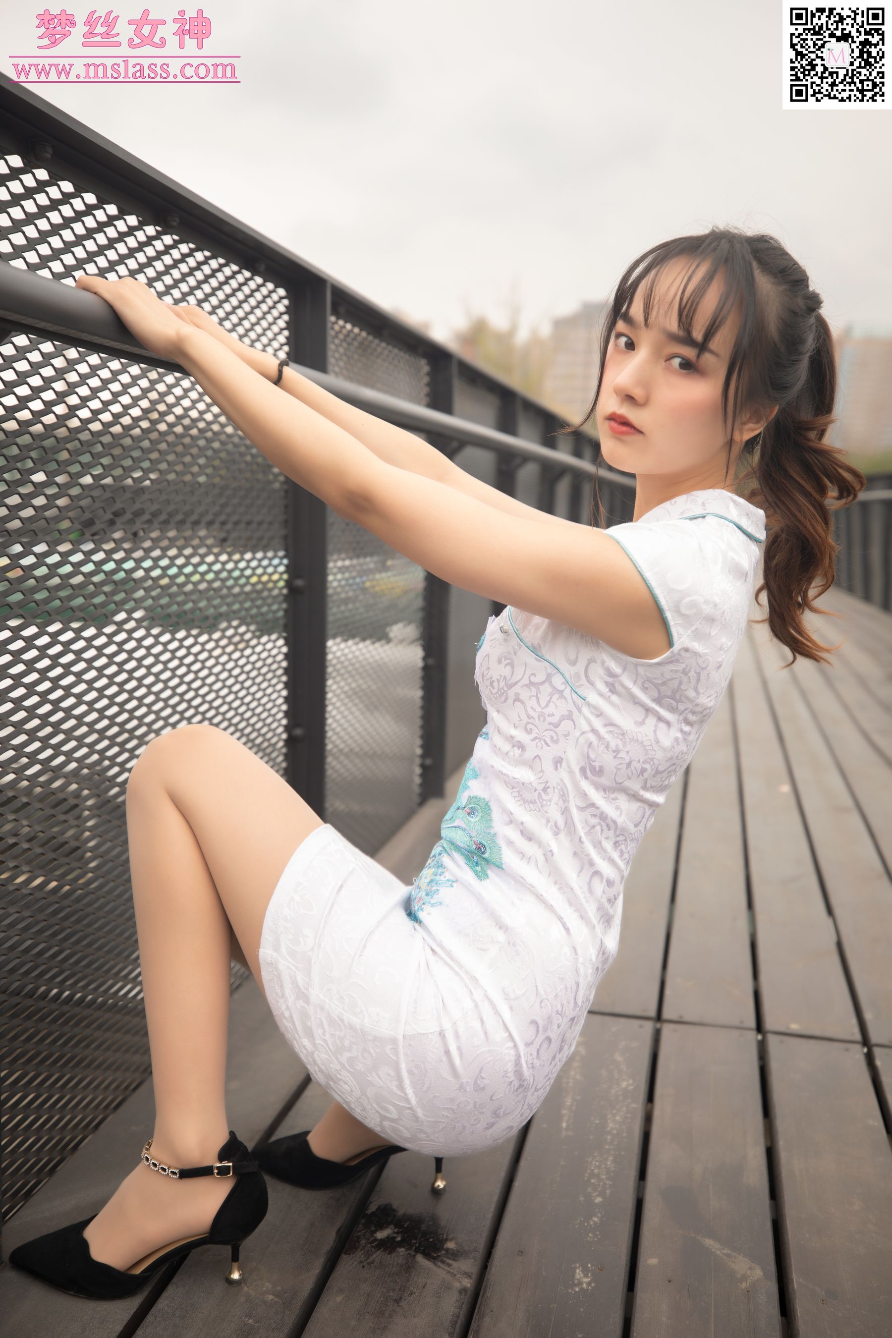[梦丝女神MSLASS]  玥玥 工业区的旗袍_第5张