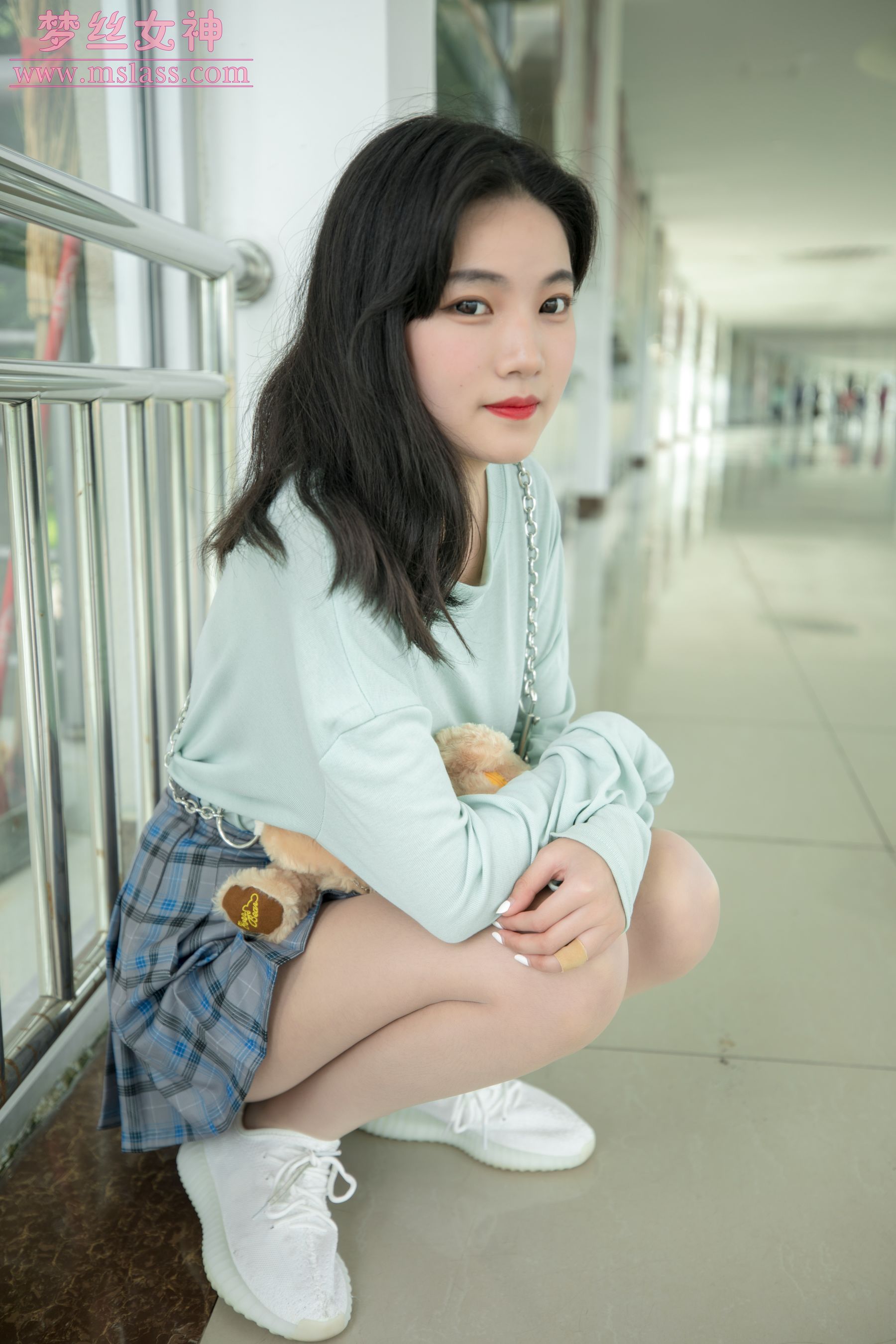 [梦丝女神MSLASS]  酥酥 恬静的小白鞋丝袜_第2张