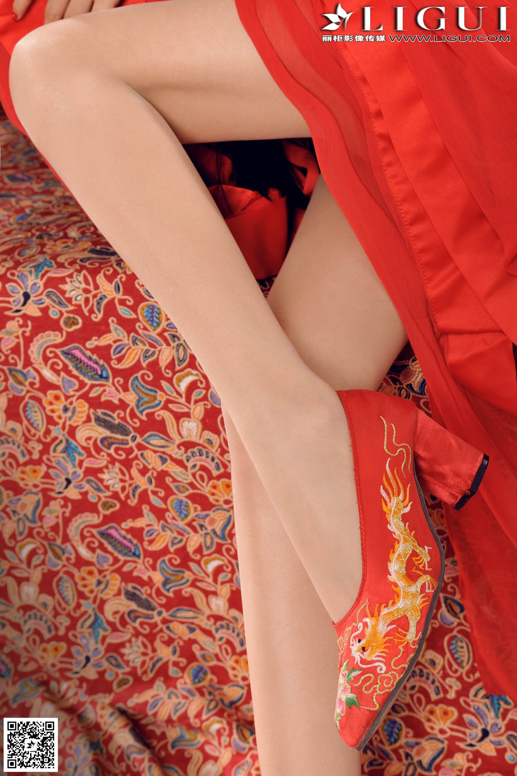 Model 可馨《极品古装美女丝足》上下全集 [丽柜LiGui] 美腿玉足写真图片_第3张