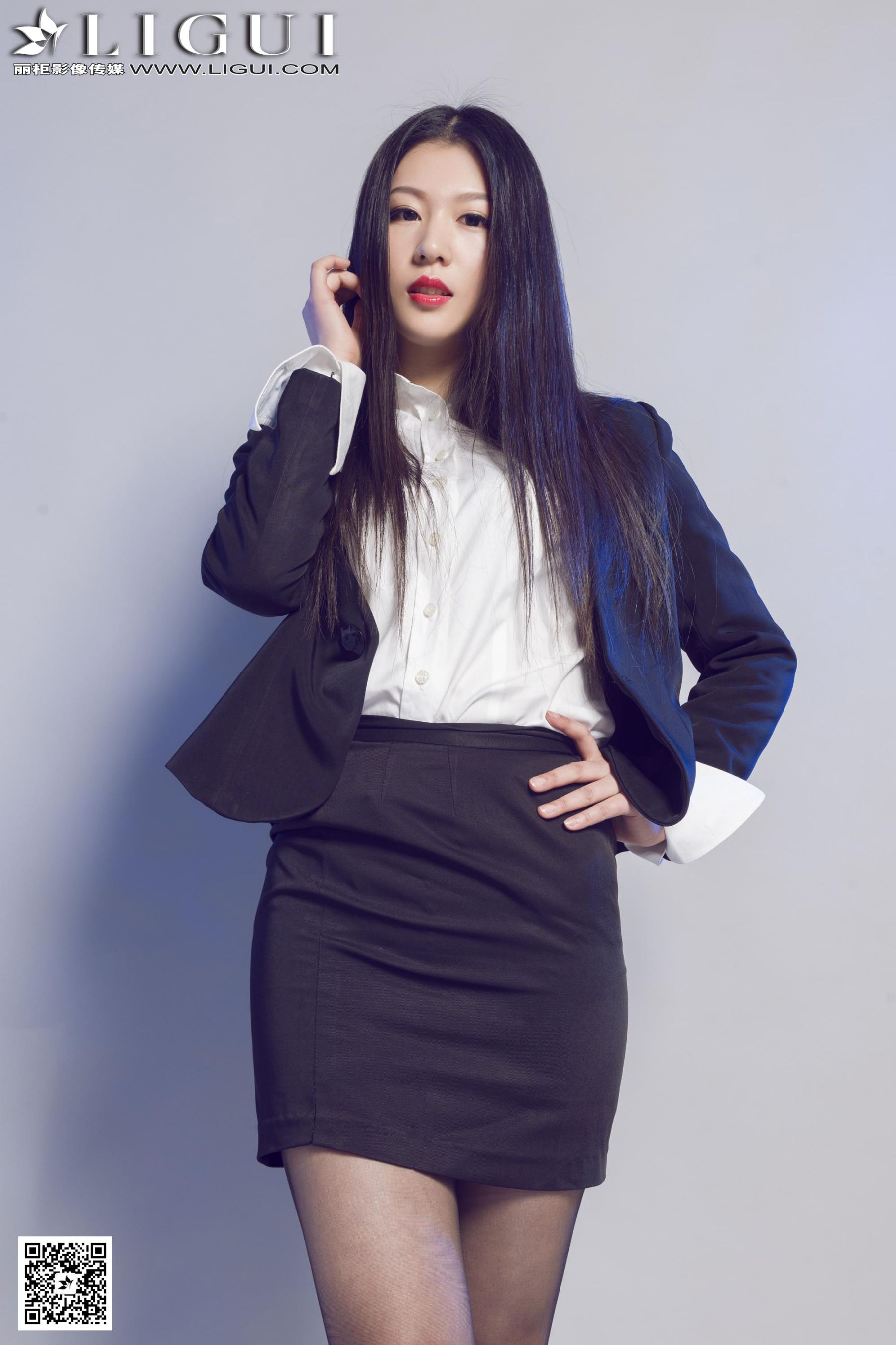 Model 佳怡《灰丝高跟秘书》上下全集 [丽柜LiGui] 美腿玉足写真图片-奶仔圈