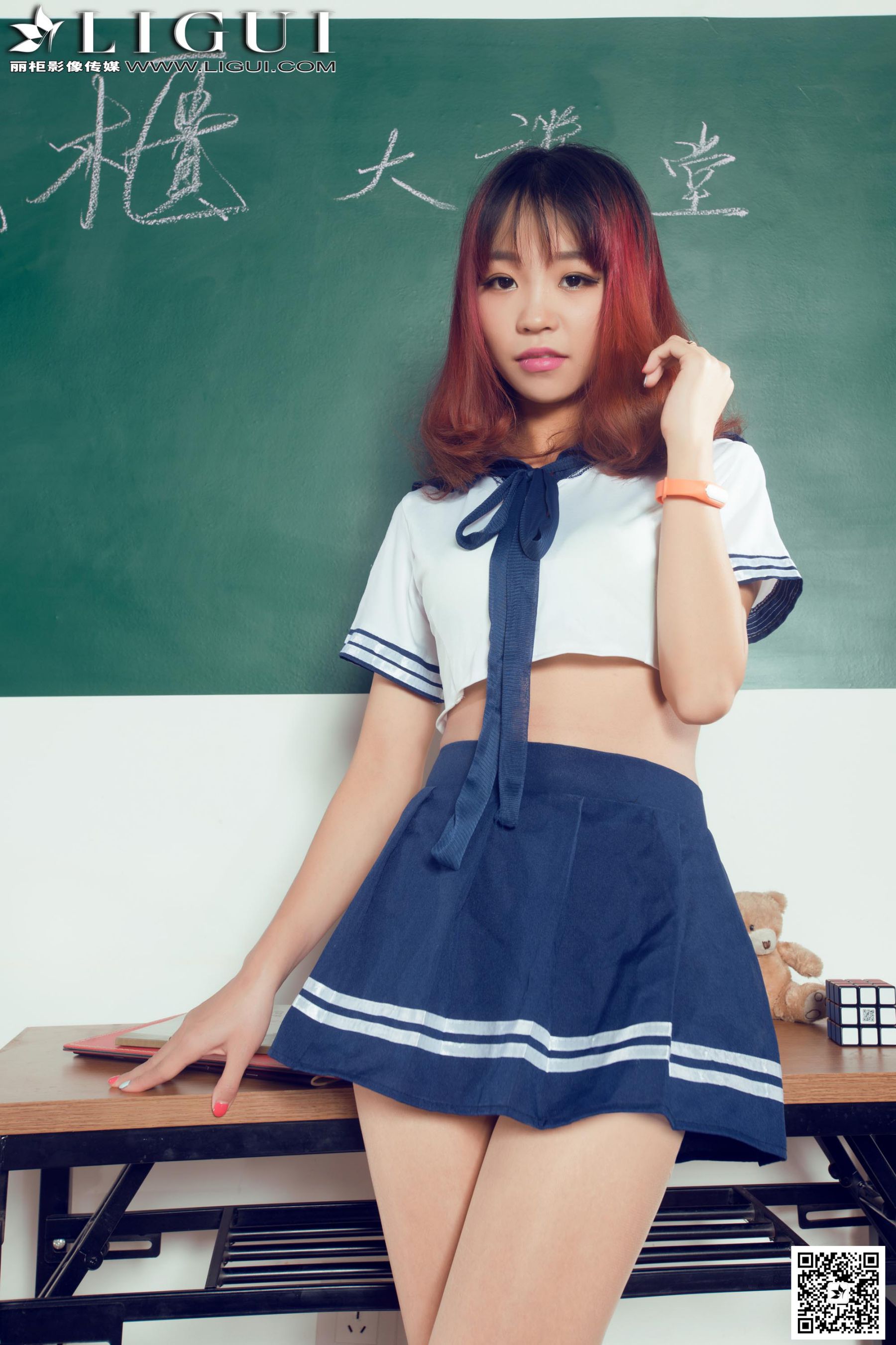 Model Liya《教室里的水手服校花》上下全集 [丽柜LiGui] 美腿玉足写真图片_第2张