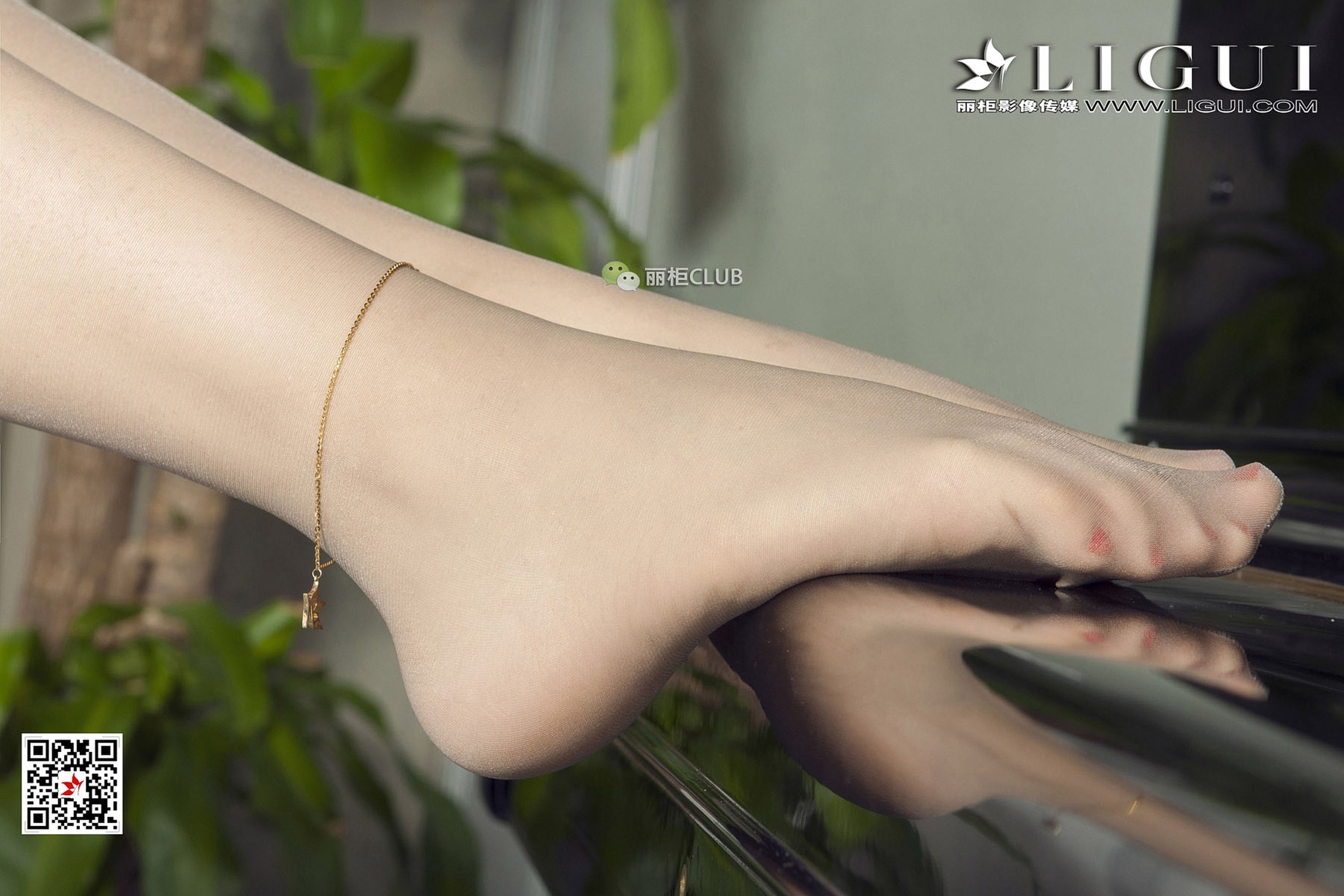Model 刘镗《办公室肉丝袜美腿丝足》 [丽柜Ligui]_第3张