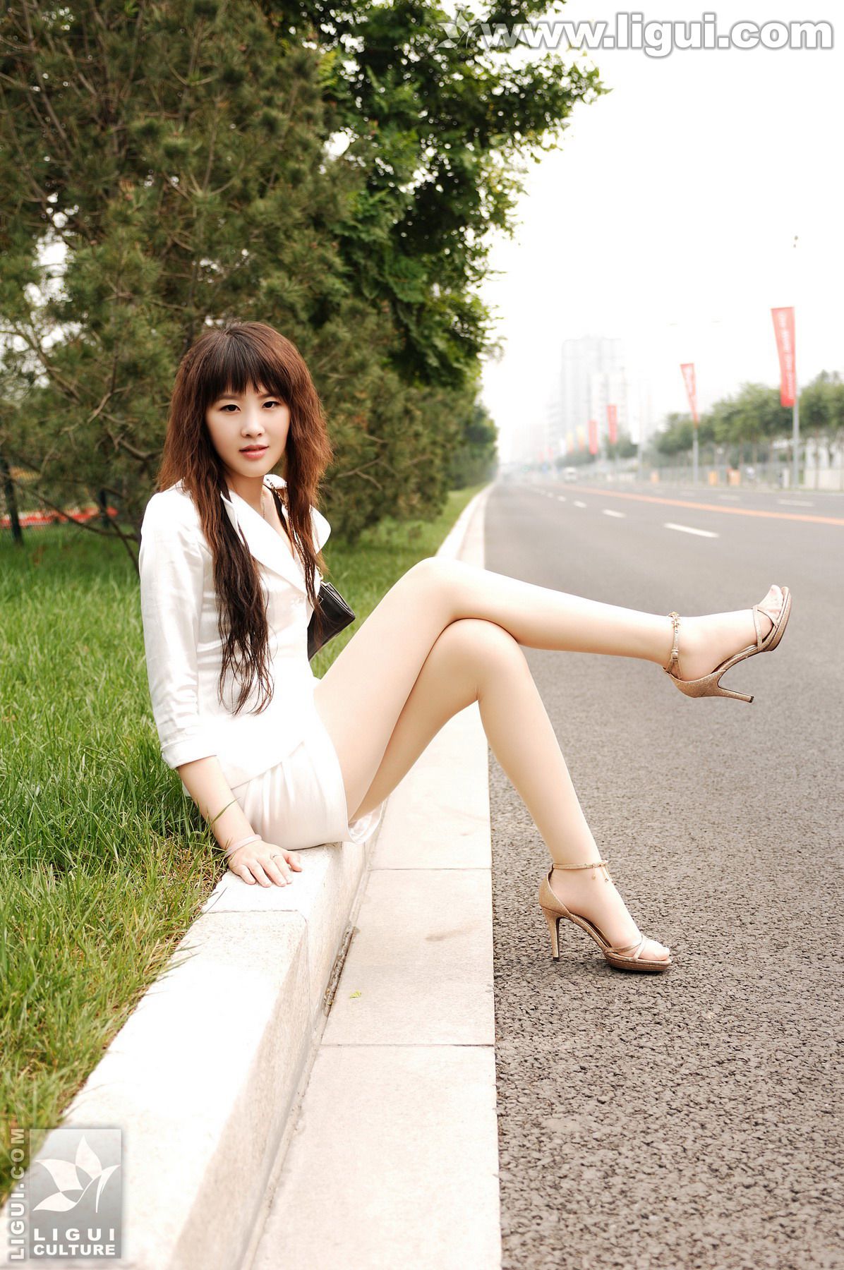 Model 菲菲《超级美女奥运赛场展》 [丽柜LiGui] 美腿玉足写真图片-奶仔圈