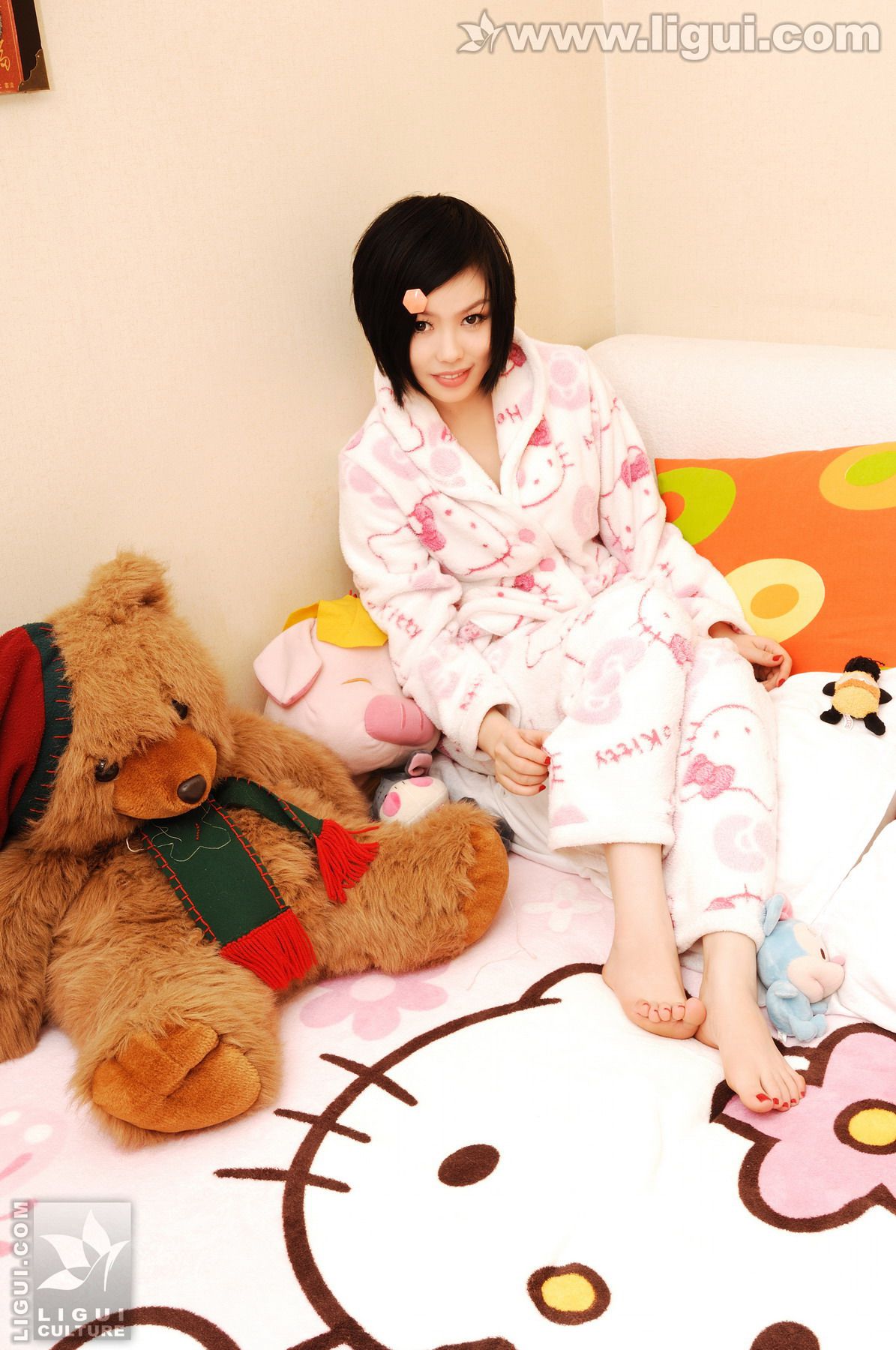 Model 幕子《可爱睡衣美足秀》 [丽柜LiGui] 丝袜美足写真图片-奶仔圈