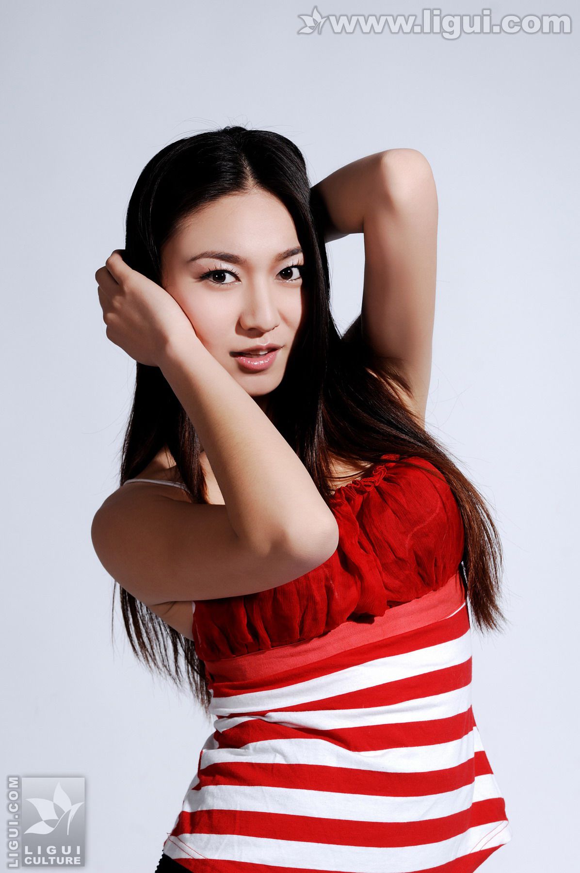 Model 唐静《健身女教练的幸福生活》 [丽柜LiGui] 美腿玉足写真图片-奶仔圈