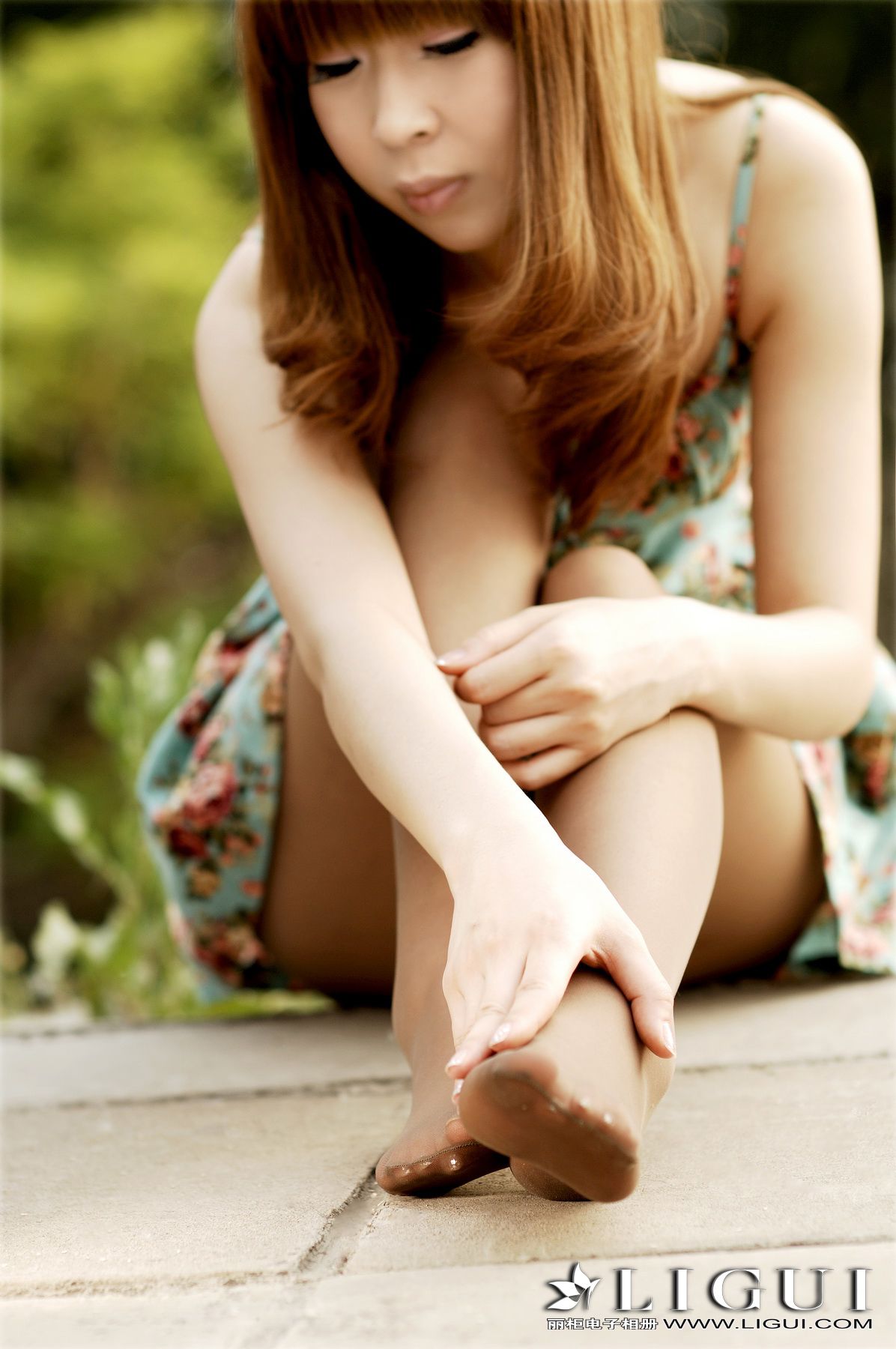 Model Vicky《唯美的外景表演》 [丽柜LiGui] 美腿玉足写真图片_第4张