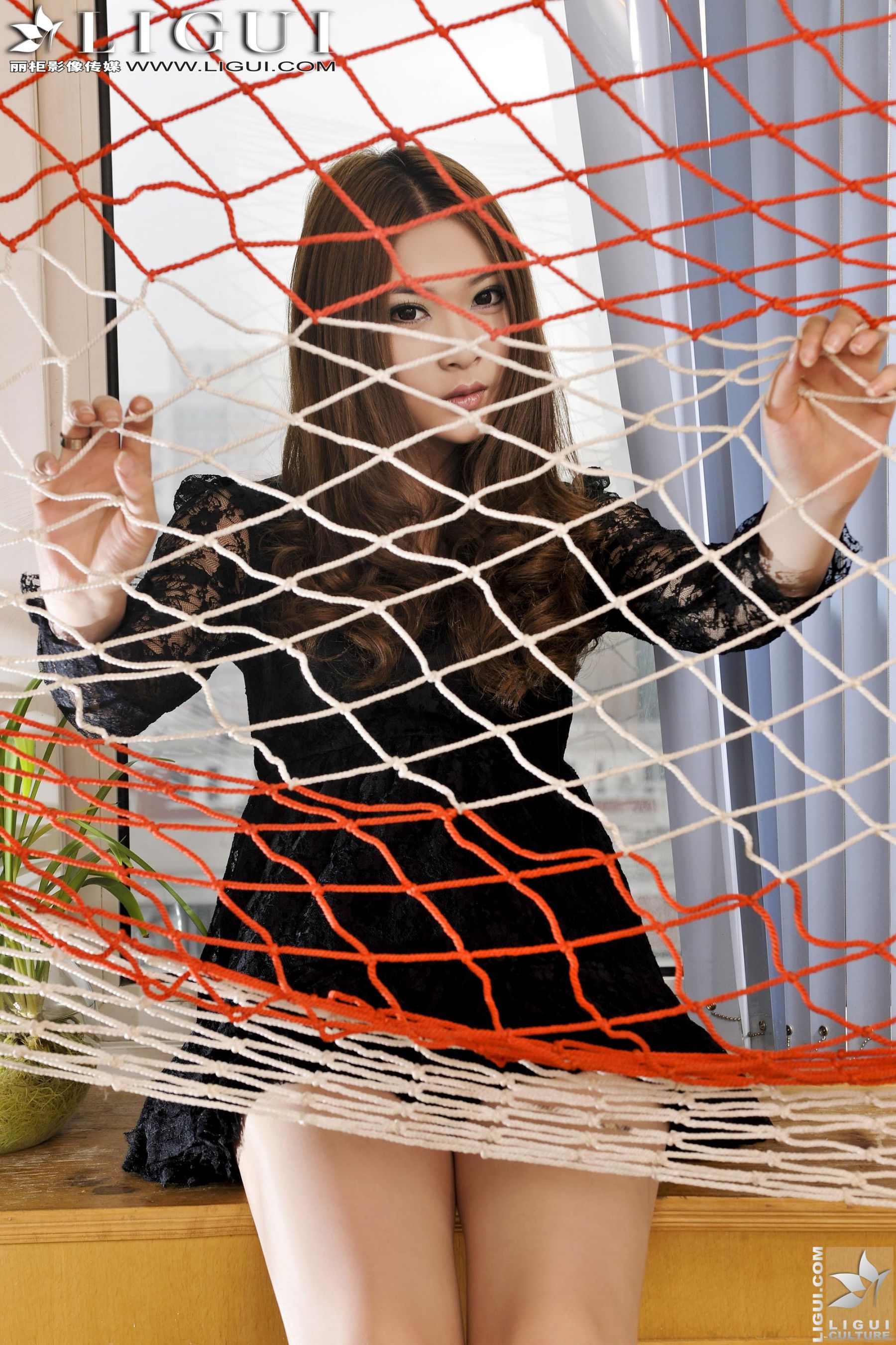 [丽柜LiGui] Model 允儿《蕾丝高跟美足》 美腿玉足写真图片-奶仔圈