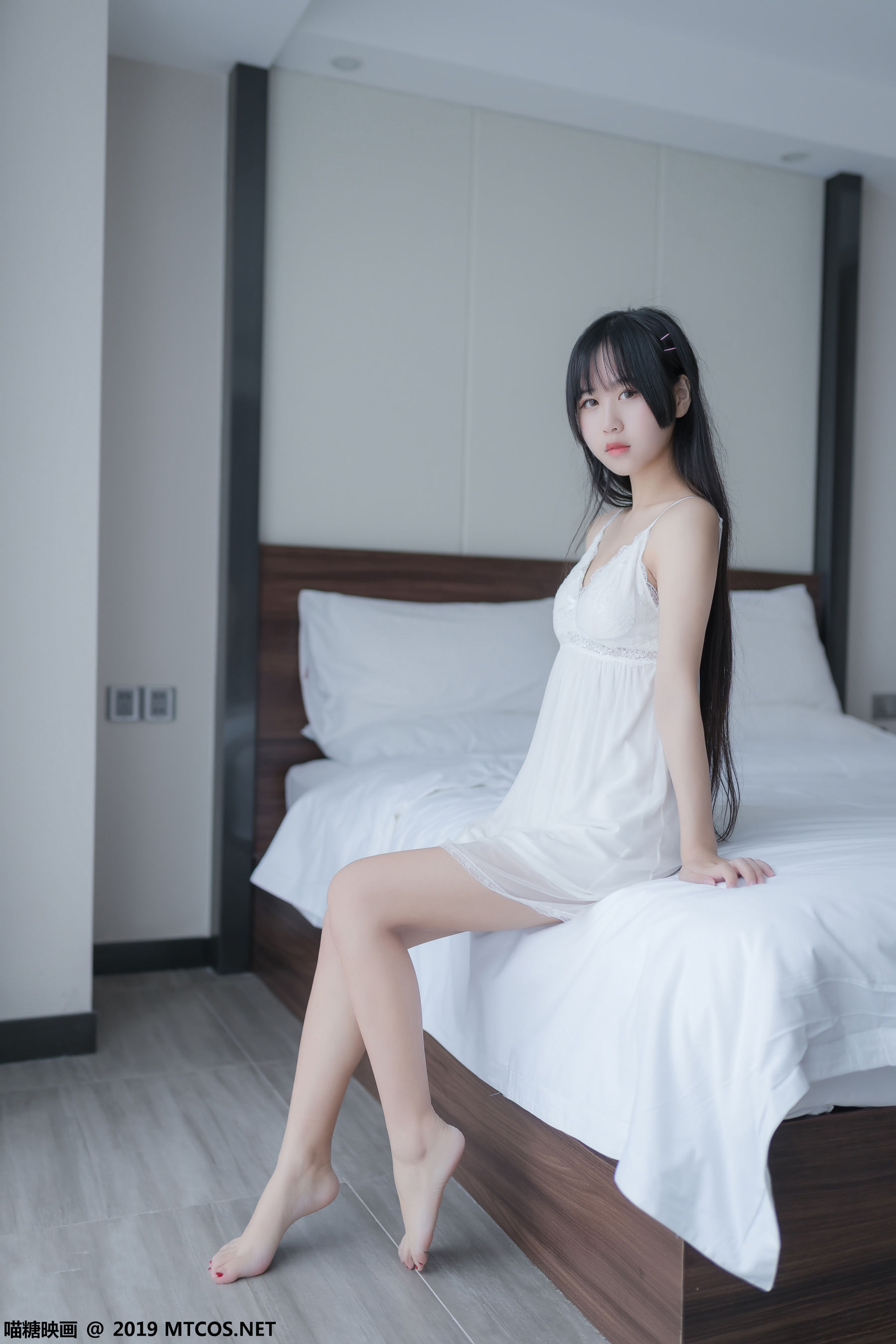 [喵糖映画] VOL.069 萌芽儿o0 – 白纱裙-奶仔圈