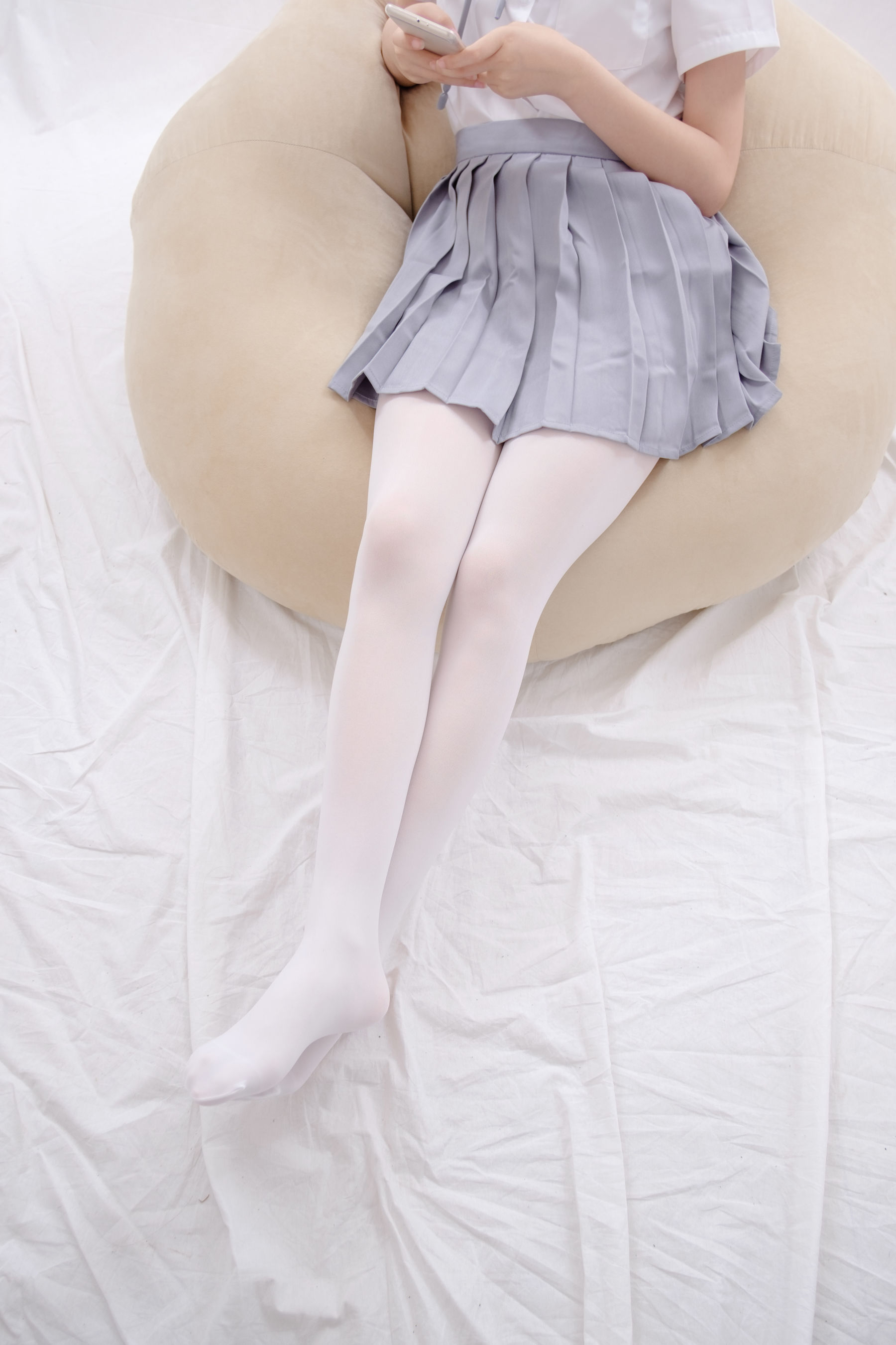 [森萝财团] R15-025 白丝足控-奶仔圈