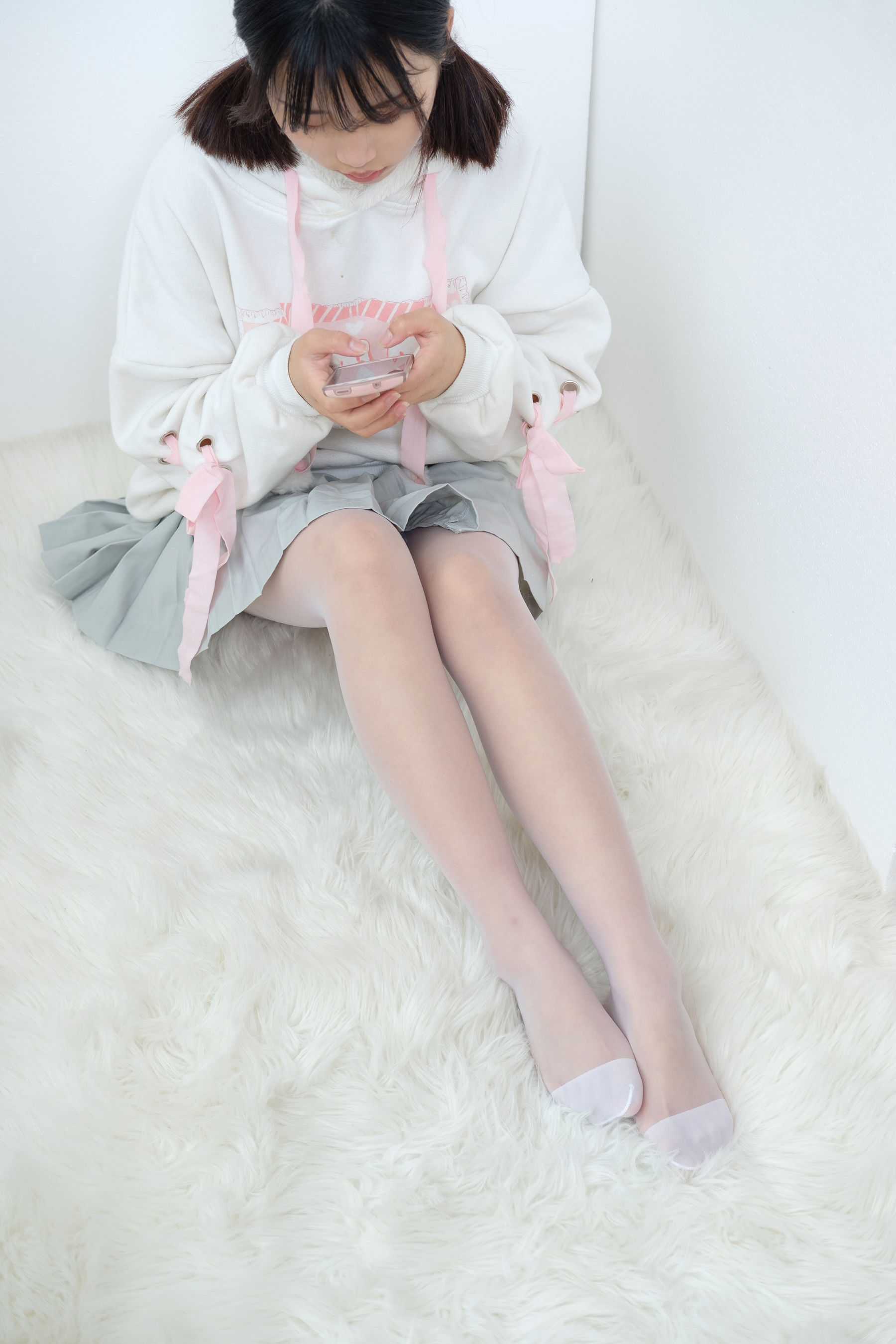 [森萝财团] [BETA-016] 白丝美足少女-奶仔圈
