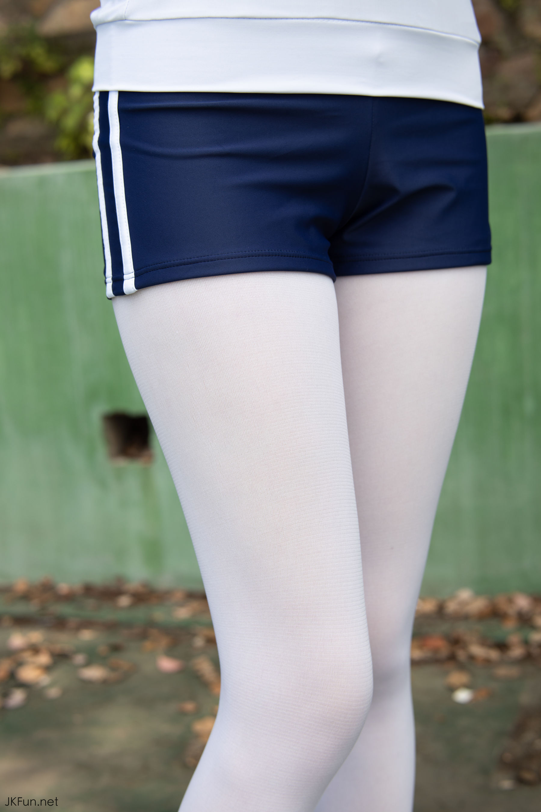[森萝财团] Aika 80D白丝外景体操服-奶仔圈