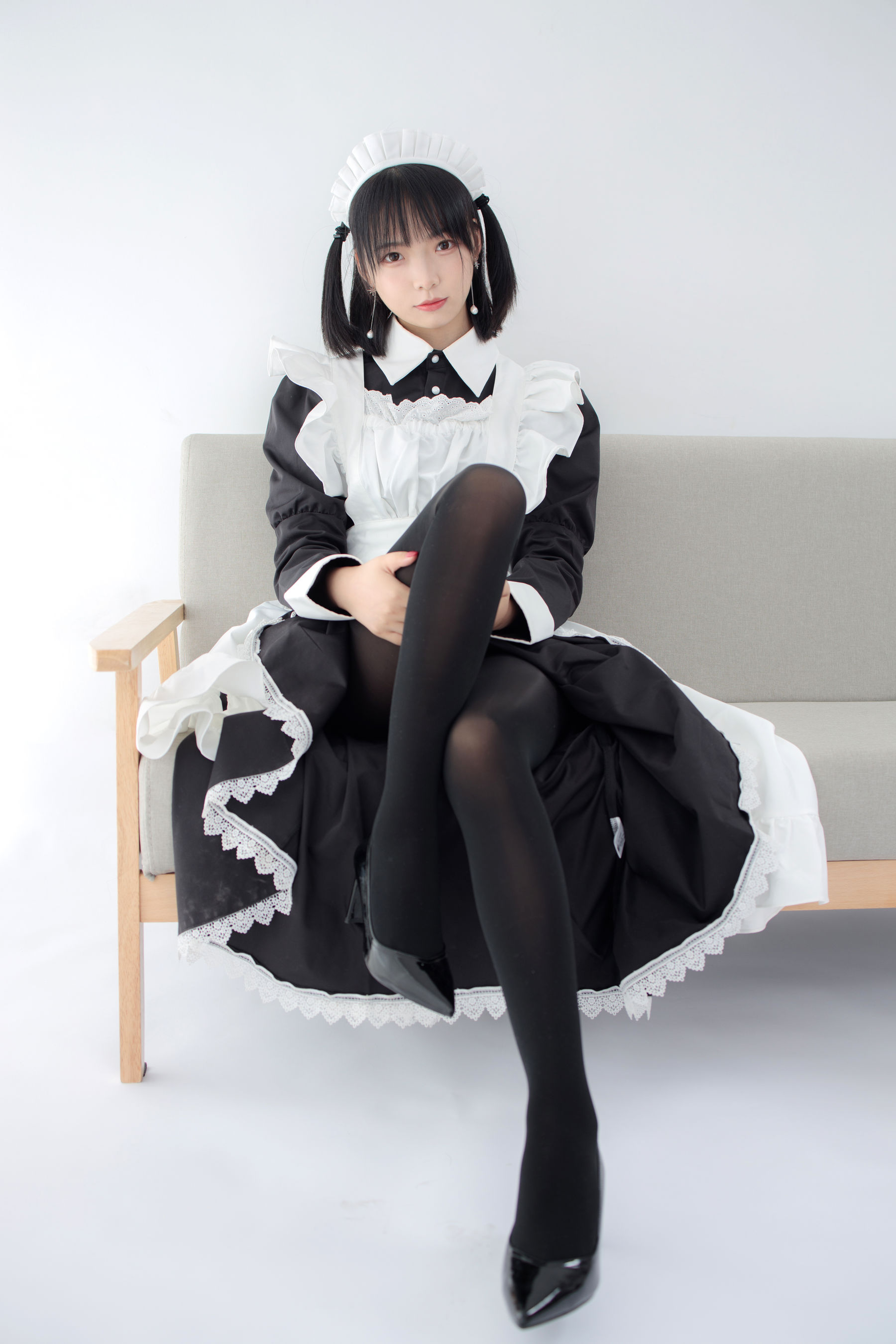 [森萝财团] JKFUN-029 卉子 80D黑丝 踩物女仆_第4张