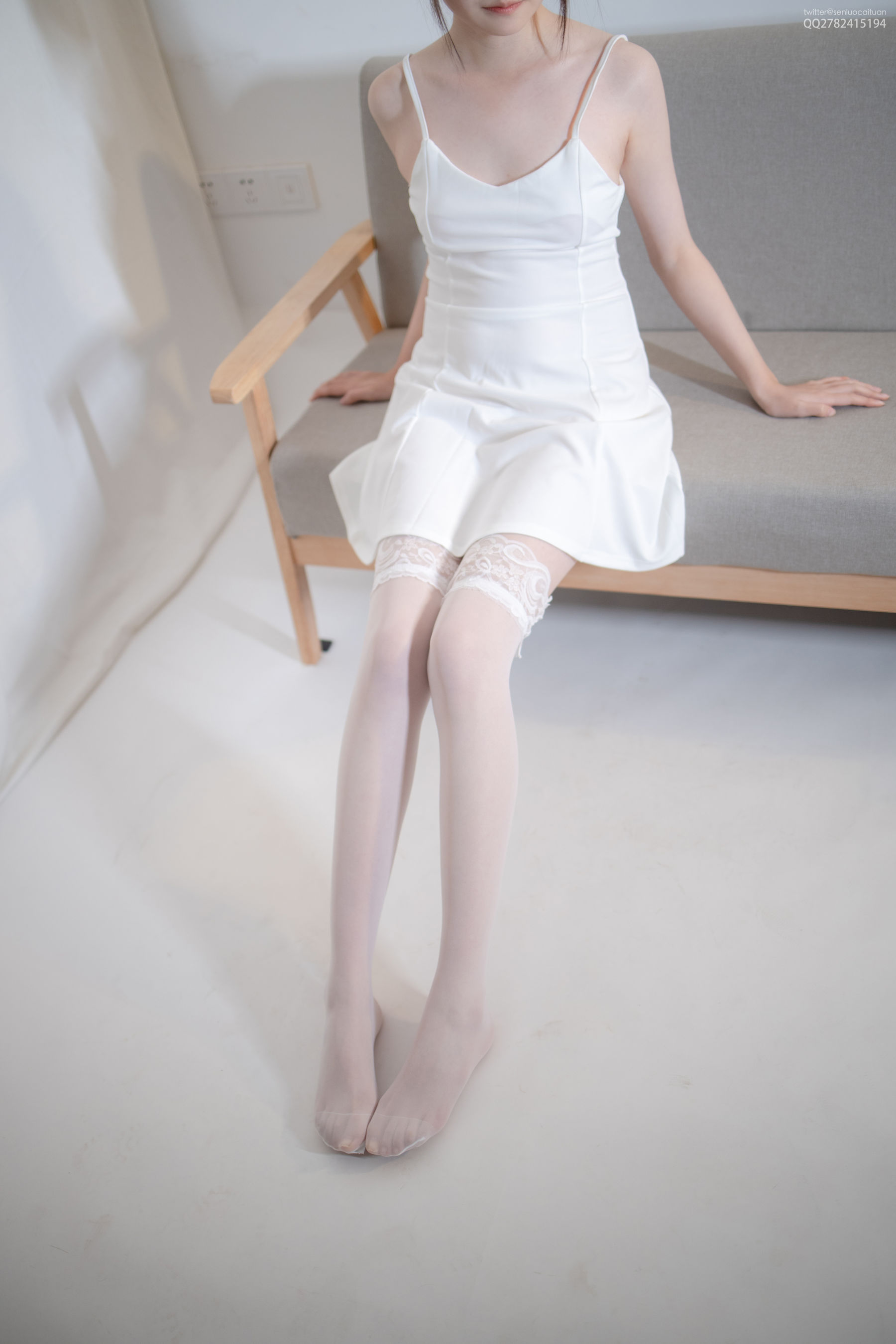 [森萝财团] JKFUN-046 Aika 蕾丝薄高筒白丝-奶仔圈