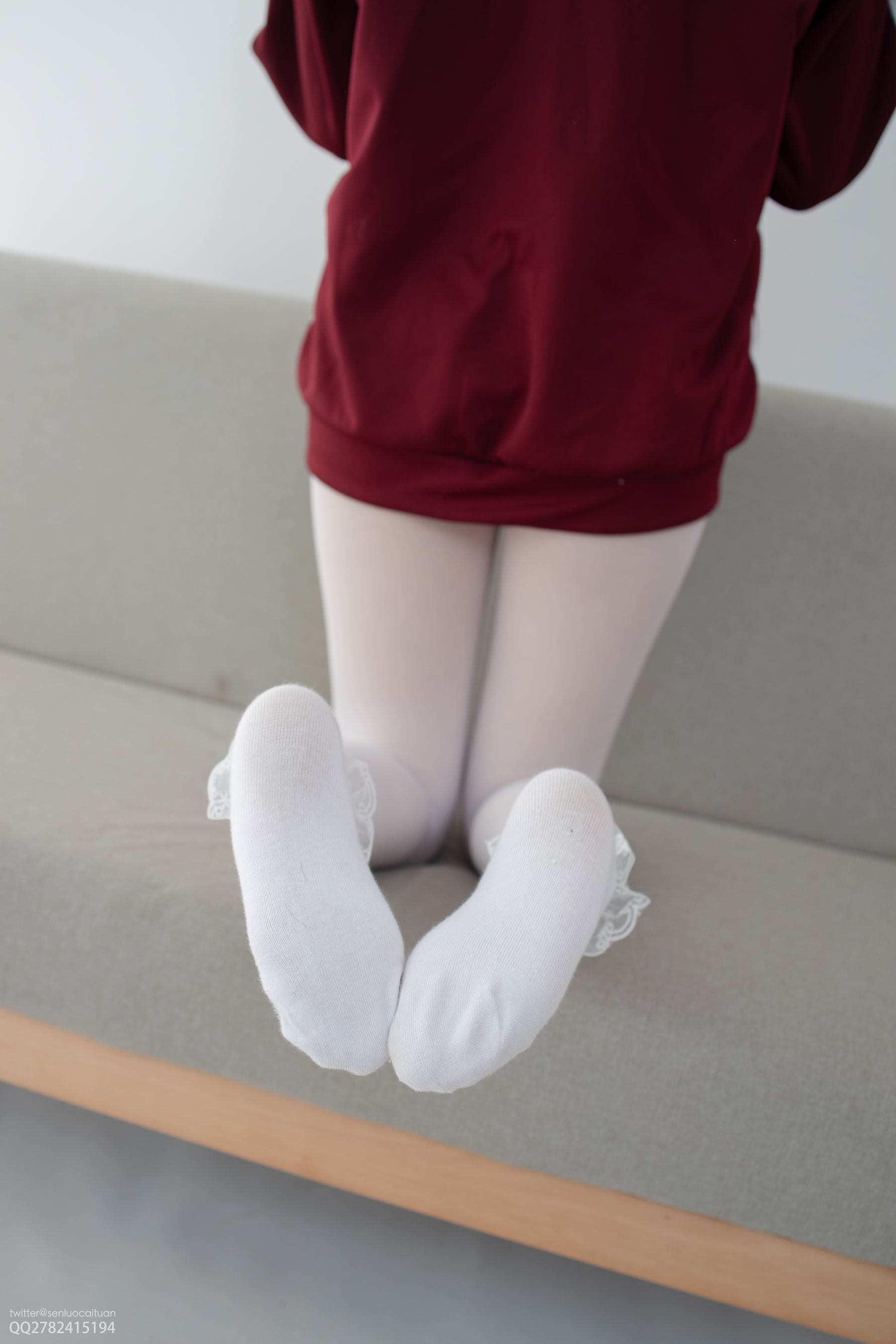 [森萝财团] JKFUN-058 Aika 白丝套蕾丝花边短袜-奶仔圈