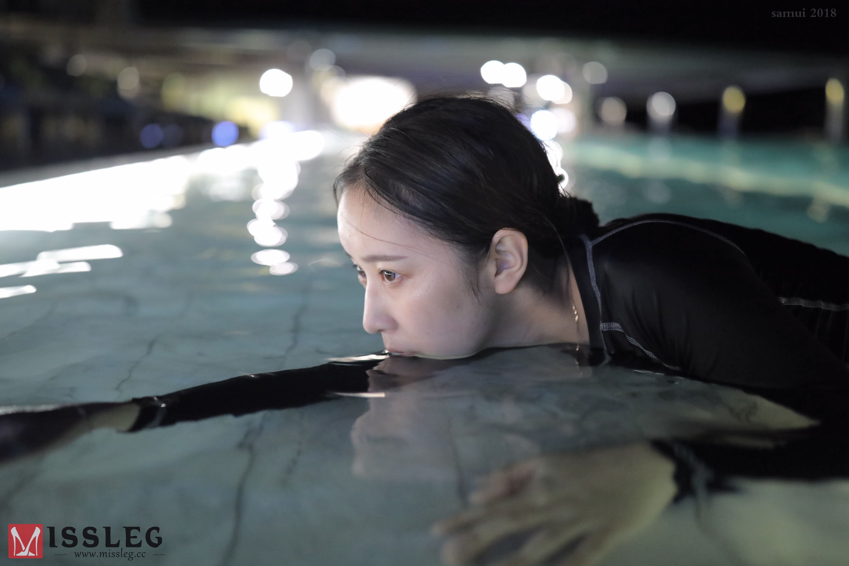 [蜜丝MISSLEG] 苏梅岛旅拍众筹系列 L005 乔依琳 蛇皮连体空姐旗袍_第3张